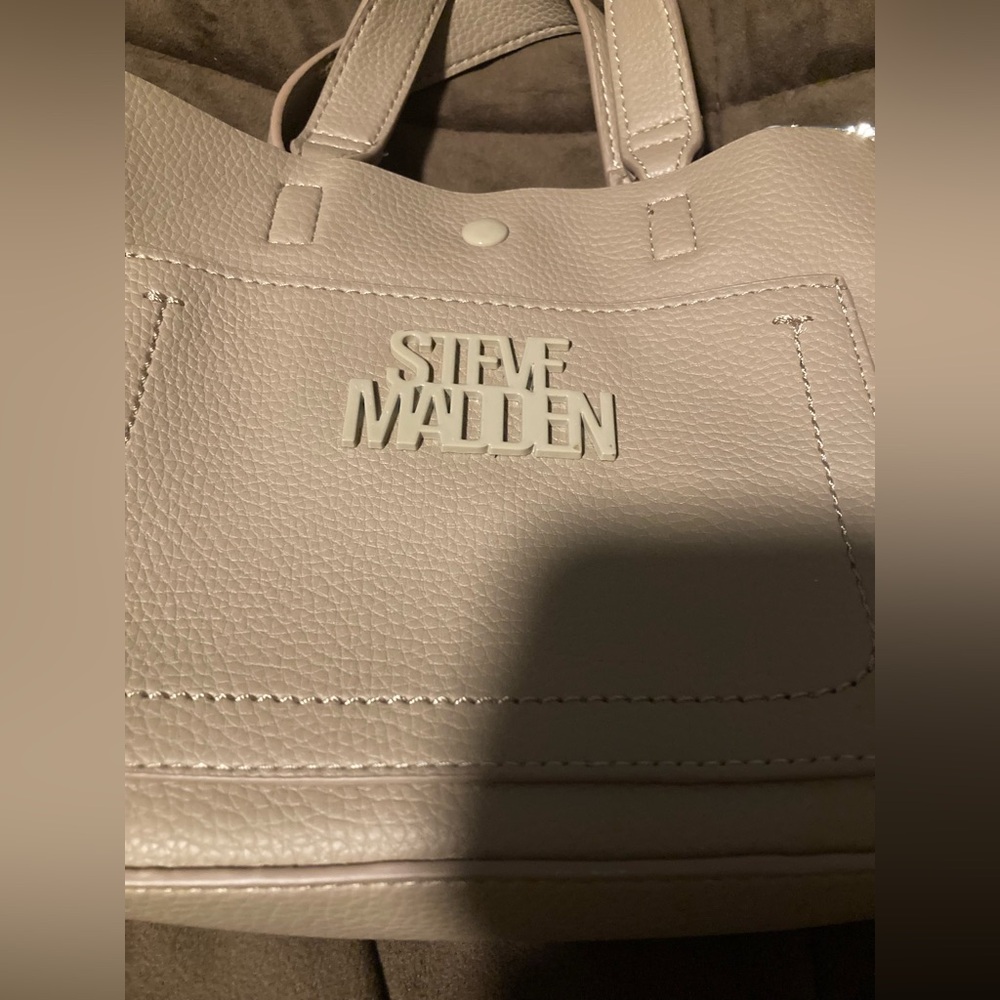 Steve Madden Beige Tote Bag with Strap, can be carried by hand or worn - Picture 10 of 11